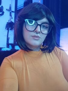 Mariana_velezz Velma! 🧡🔎 Pic 9