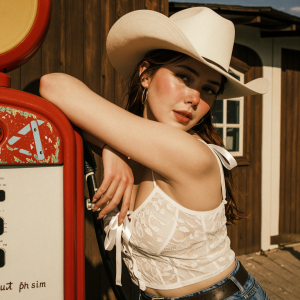 Your fav cowgirl 🤠 de Vanessa_Walters  2 Imagens