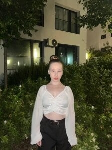 KareyGoodroe I'm walking Foto 2