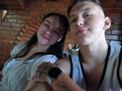 Romanticrelations Us Hình 4