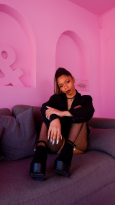 ChelseaQuinn Chelsea in Black Kuva 2