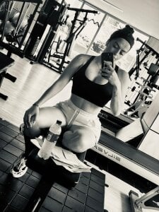 samantha_foxyy a day of gym routine รูป 