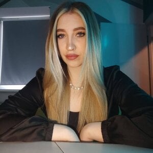 Lola_Rosy's blondie Sex Photo 3