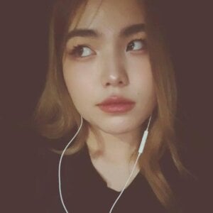 MollyAsian Public Pic 2