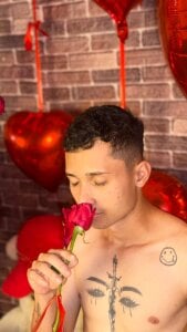 LucassSmith11 “Unwrap me slowly…” 🎁 Foto