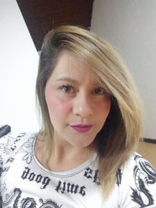 a little change of look od Chanelll_Taylorr_  2 snímek