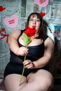 _Emily_rosee_のRED ROSEの 3枚の写真