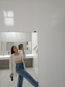 SallyMills Public Pic 2