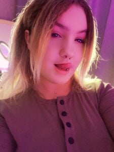 lovelyy_julia Public Pic 3