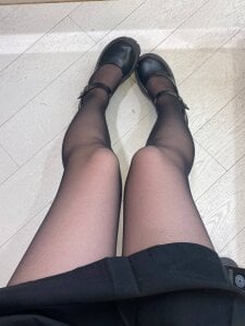 Cinnamon_Ginger Pantyhose/feet Pic 3