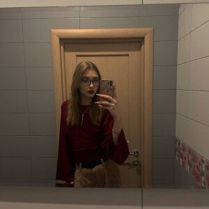 AveryBerkson went out for a walk รูป 