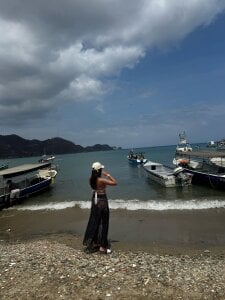 anna-evans09 Santa Marta Pic 6