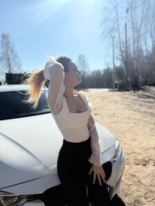 DejaBruhn Public Pic 2