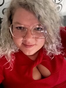 CurvyAnonymousGirl89 Public Photo