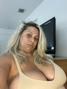 Hotslut187Public Bild