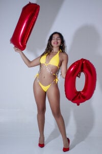 RosetteDuvall_: 10k followers ( 2 фото)