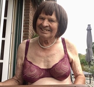 Dorle45 Schön ist es im Garten Pic 2