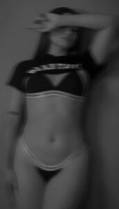 Ariana_Monroe01 Turn the lights down and your imagination up❤️‍🔥 Hình