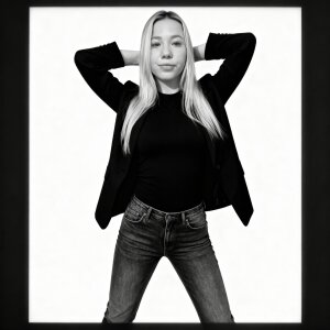 alyrasun don’t touch Immagine  5