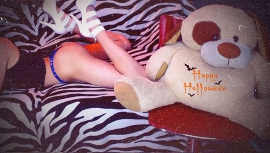 screenshot de zoecyrus1  3 photos