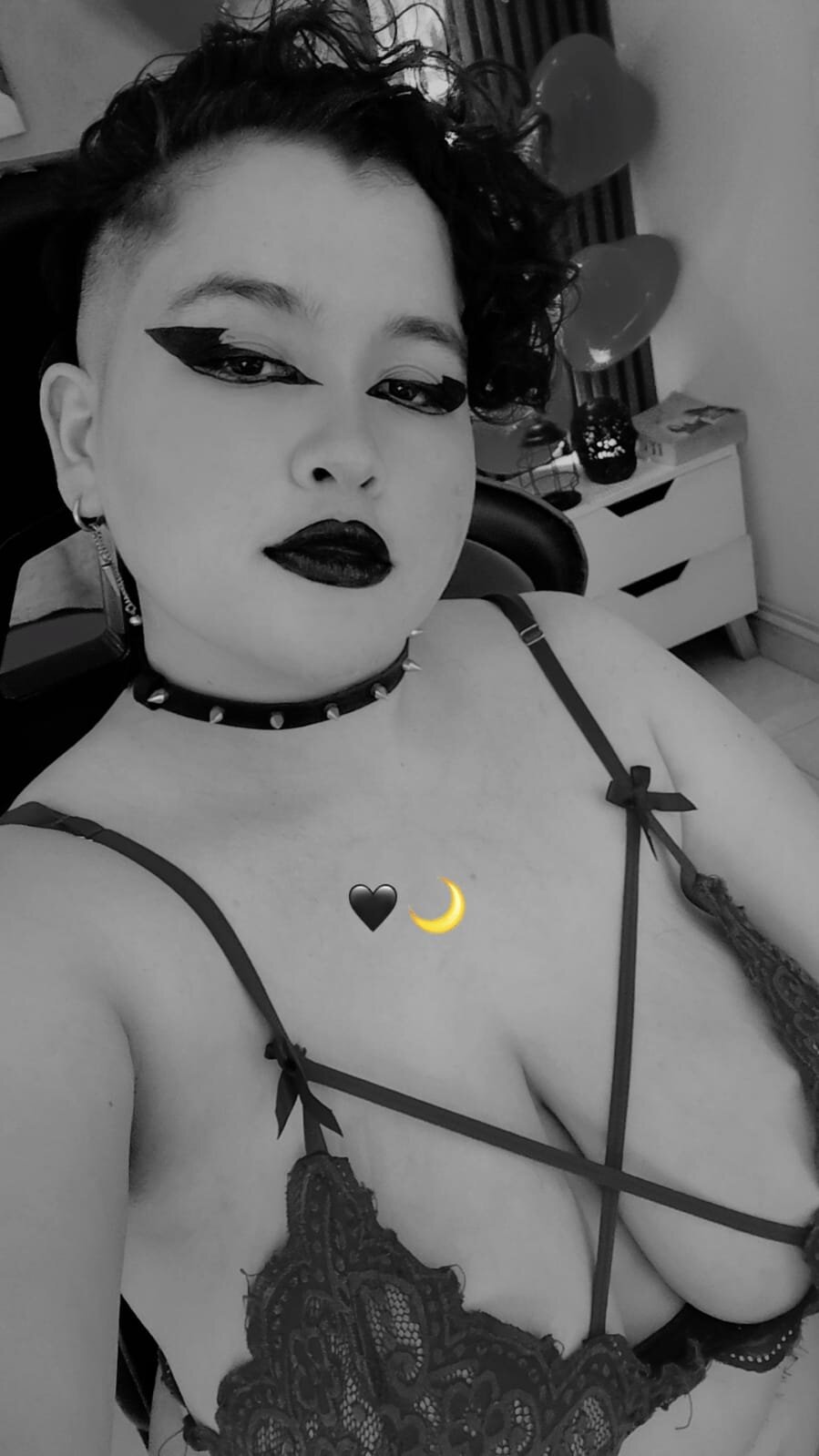 Трендове зображення  1581 Damian_Rock