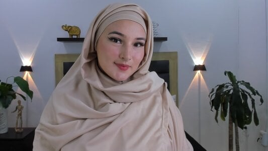hulya_naim Public Pic 2