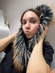 PetraHambelton The fuzzy🦊 Pic 2