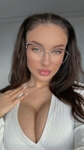 your_bustygirl Public Pic