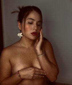 DaniRodriguez Vintage sensuality Photo 5