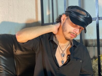 JojoBraando Public Pic