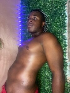 Amun_obsidian Relaxed, bright and dangerously attractive. Pic 2