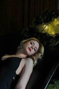 Mol_l_y merry christmas Pic 5