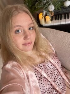 EmilyEvanse 💎 Pic 2