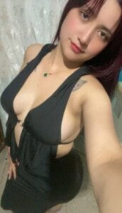 Kiaraa_Hot_ Public  4. fénykép