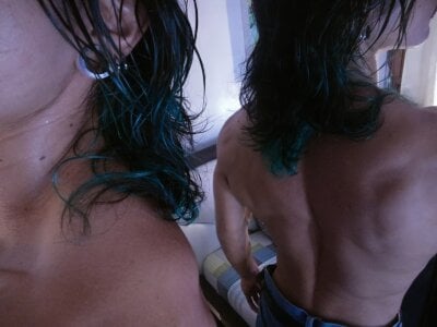 A toned physique, perfect lighting, and an attitude that captivates on its own. de AlbertBernal69  2 Imagens