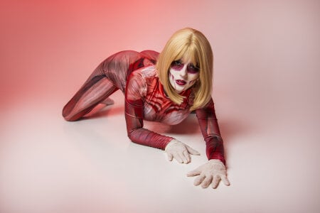 annieesweett 💛 A different Annie, more intense, more mine... I was fascinated by this cosplay. Pic 5