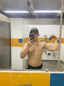 CRISTOPHER_BELL Public Pic 2