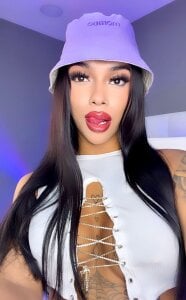 tinaqueen_noa I'm here to awaken dangerous ideas 😈 Immagine 