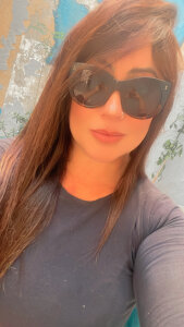 Sarahmonesexy Sarah 🖤 Home 2 Pic 9