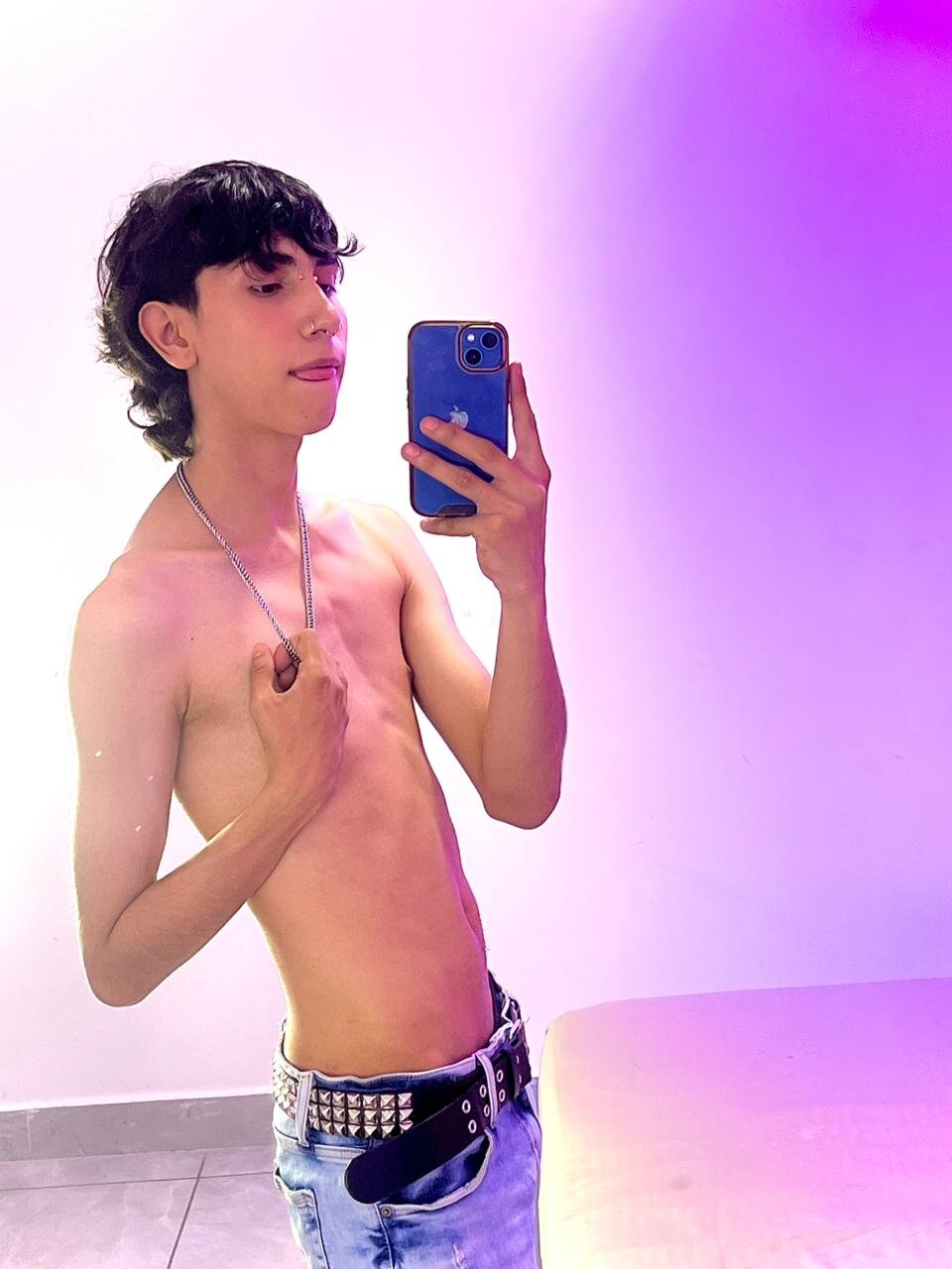 Milan_LewisS Trending Pic 4706