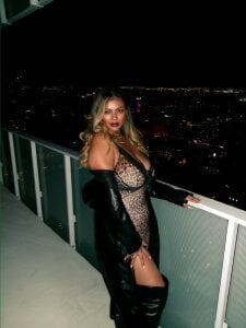 SultryCurves Public Pic 2