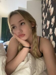 SmolCutie Public Hình 2