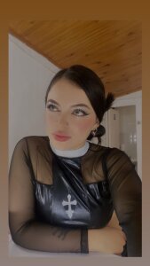 ElenaGuerra Public Pic 3