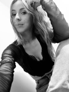 MOLLY4444 Public Pic