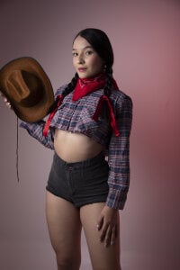 AuroraEvanss Under the hat… pure temptation 🤠🔥 Pic 2