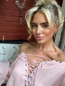 FoxyRoxy_xxx Public Pic 4