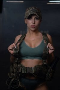 Tisha_Allure Hands up GUYS! Fotka 3