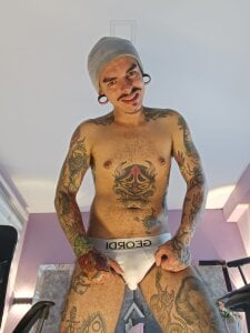 Your favorite fuck boy! 😠 de kaletattoo  photos