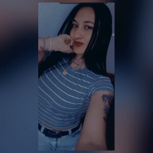 kattyevans_ Public Pic