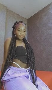 IrisHerrera_ Do you want me on ur bed? Foto 2